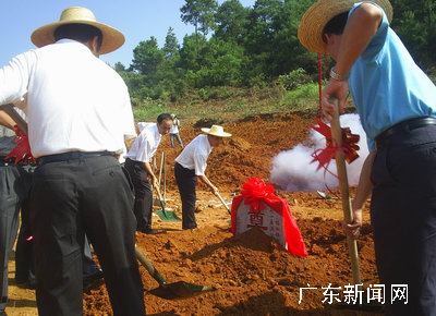 乳源县桂头镇人口_林炜东副局长到乳源县桂头镇中心小学调研 -乳源县 韶关市