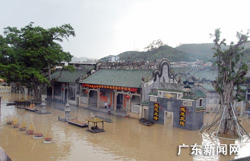 西江洪水上涨加剧 广东德庆龙母祖庙被淹(图)