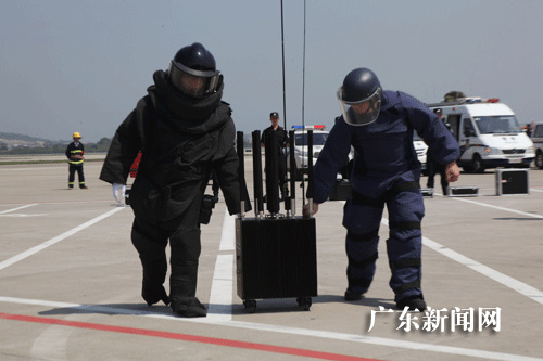 广州白云机场举行危险品事件应急处置演练