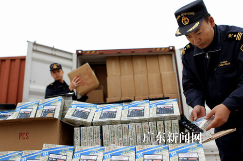 广州海关查获侵权计算器近20万台涉案逾150万