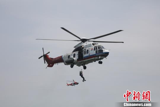 通讯：直击中国最大规模海陆空立体搜救演习