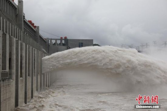 长江2018年第1号洪水正通过三峡库区(2)