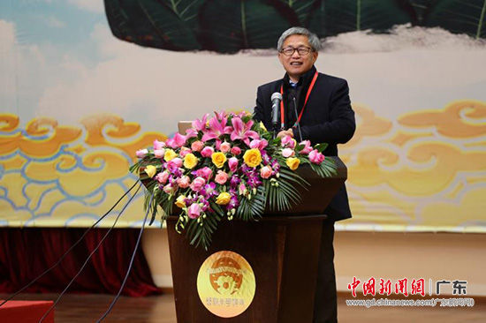 中国社会科学院学部委员、佛教研究室主任魏道儒进行主旨演讲――“《六祖坛经》与佛教中国化”。