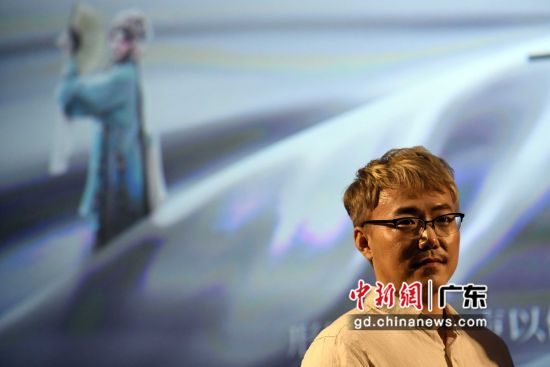 《舌尖上的中国第一季》导演刘艺乐现身广州。 