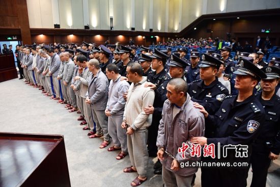深圳中级法院公开宣判一宗涉黑涉恶案件。 摄影：陈文 