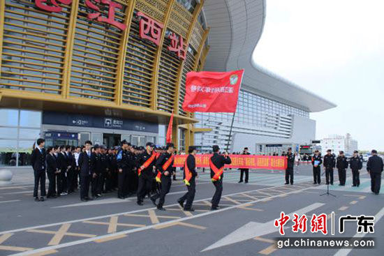 广铁佛山铁路公安处全力确保春运首日平稳有序