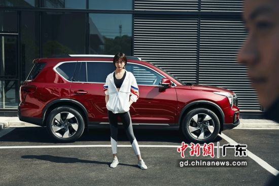 4月26日，广汽传祺以云直播形式举行新车上市发布会，推出传祺GS8S，该款SUV产品定位“大五座”。 王华she