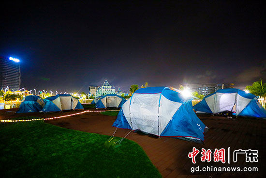 星乐度珠澳露营帐篷嘉年华吸引了不少游客的参与。摄影：陆绍龙