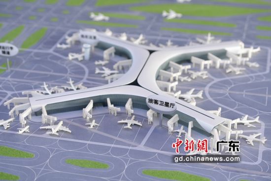 深圳机场卫星厅模型。(摄影：陈文) 