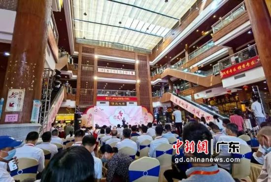第五届中国(新会)香文化博览会(云上香博会)日前在新会区双水镇小冈香业城开幕。主办方 供图 