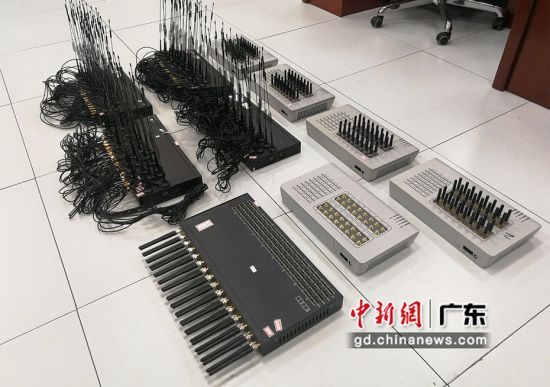 警方缴获的涉案物品。通讯员 供图 