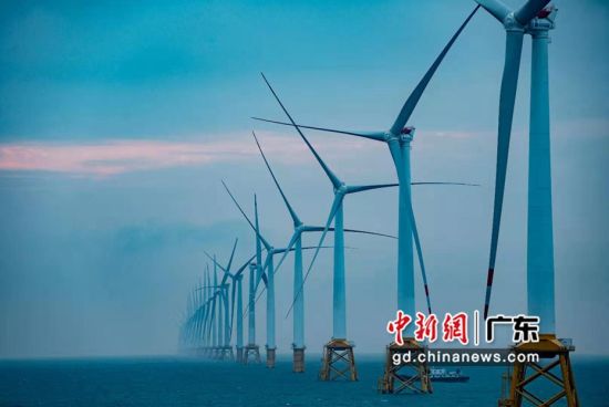 中国首个单体大容量在运海上风电项目投产 可节约标煤超30万吨