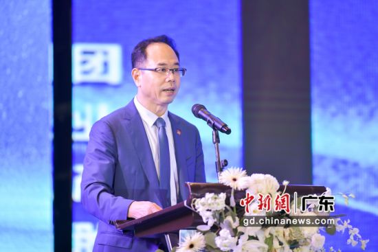 图为新任惠州市房地产业协会会长黄新华在演讲。 作者 任旭东摄