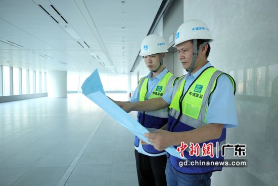 中建深圳装饰公司承建的广州珠江新城B1-1项目现场。吉栋 摄