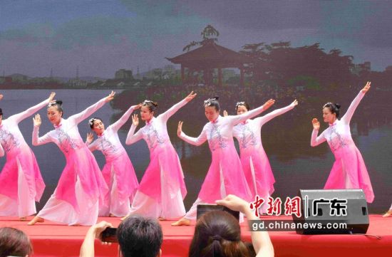 5月9日，“住保惠民 幸福安居”文化列车进社区活动在广州南悦花苑举行。主办方供图