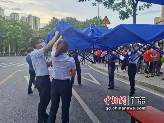 中海物业佛山平台公司按照政府要求全面部署安排核酸检测点位。中海物业佛山平台公司供图