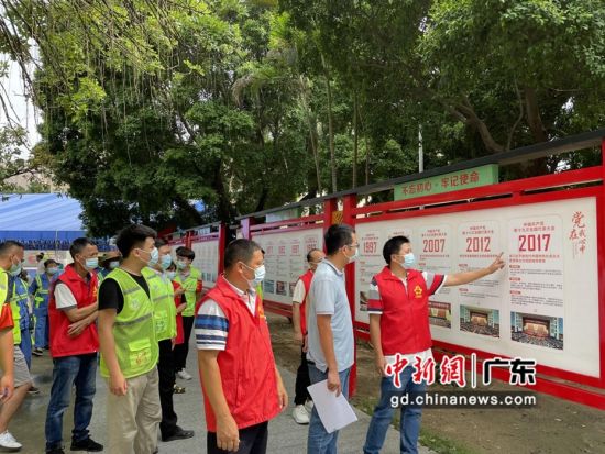 参观红船公园。通讯员 供图 参观红船公园。通讯员 供图