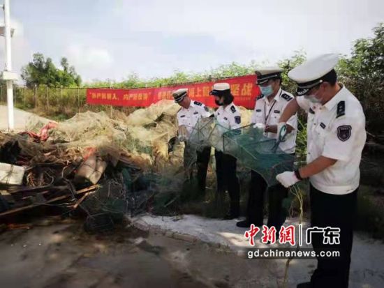 深圳开展“蓝盾”行动 50艘“三无船舶”被集中销毁