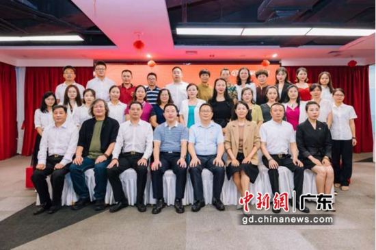 《共产党员的力量》近日在深圳正式开机。通讯员供图