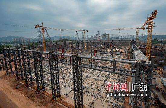 广州“获得电力”迈进世界一流水平，图为广州电网建设现场。 作者 龚甸