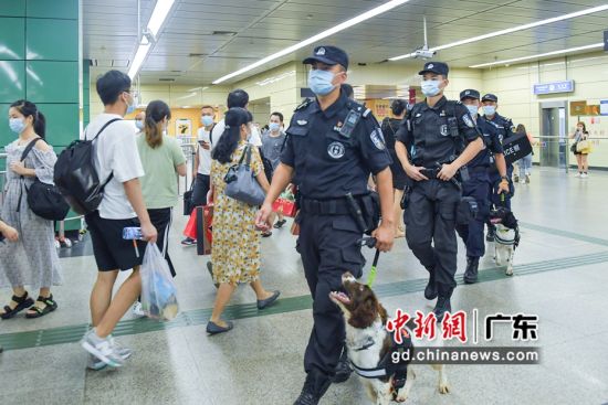 中秋节期间，广东警方加强巡逻。 作者 广东省公安厅供图