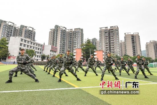 广州市学校国防教育成果交流展示活动现场。 作者 广东省全民国防教育中心