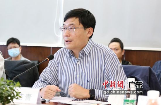 CCF CAD&CG专委会副主任、浙江大学CAD&CG国家重点实验室冯结青教授发表演讲。受访者供图