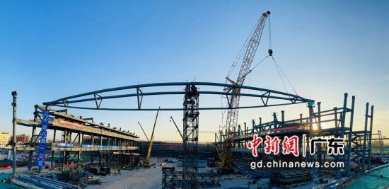广州空港中央商务区会展中心首期展馆封顶工程正式启动