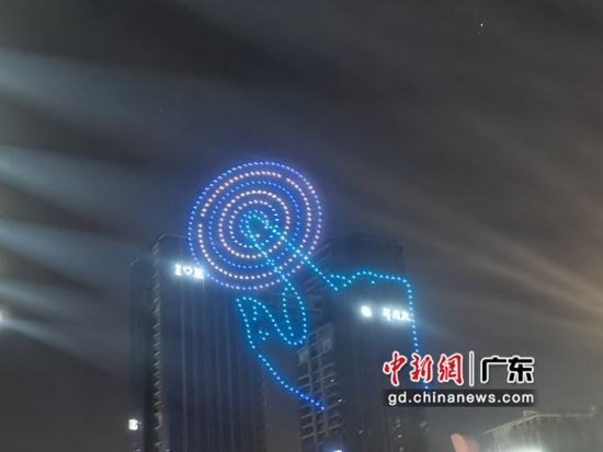 11月29日晚，“Young城Yeah市 冬日盛惠”2021年广州夜间消费节启动。 作者 赵廷煜