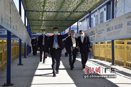台企联组织台商协会代表到上海宝冶横琴台商总部大厦项目考察。通讯员 供图