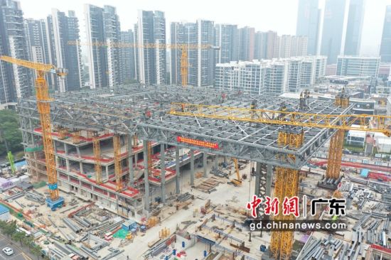 深圳市“新十大文化设施”项目外桁架整体提升完成