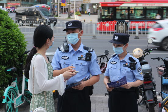 节日期间，广东警方坚守岗位。粤公宣供图