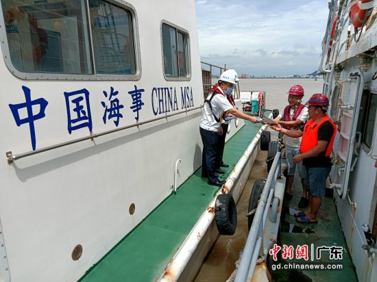 广州海事局启动Ⅲ级防台响应防范台风“暹芭” 作者 范天佑
