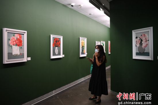 “陌上花开――孙洪敏油画作品展”在广东美术馆开幕。陈楚红 摄