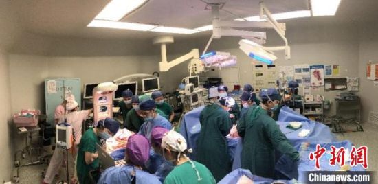 胎儿腹腔巨大囊肿 广东医院多学科团队合作保驾护航 中山一院供图