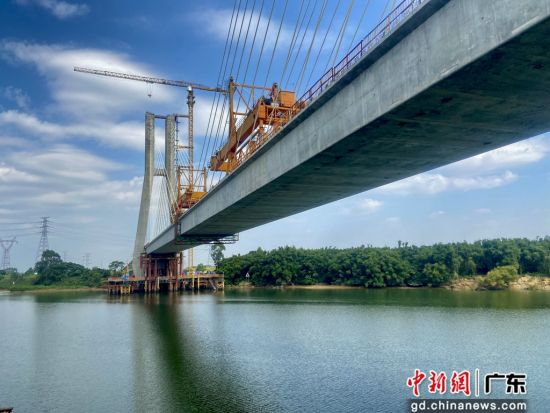 广汕高铁增江特大桥成功合龙 即将进入全线铺轨阶段 作者 王建国