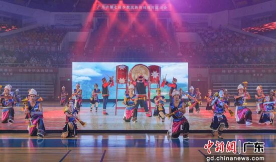 广东省第七届少数民族传统体育运动会开幕式在韶关举行 作者 廖法明