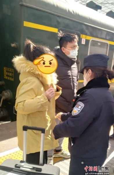 图为少女厌学离家出走惠铁乘警成功劝其返家。 作者 惠州铁路公安处供图