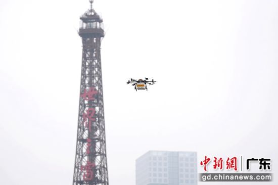 图为美团无人机飞抵深圳世界之窗。 作者 美团 供图