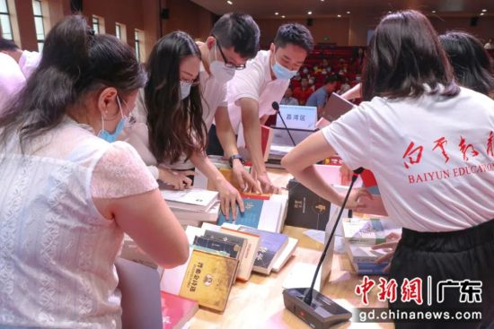 5月9日，2023年广州市中小学图书馆业务技能竞赛在清华附中湾区学校举行。通讯员供图