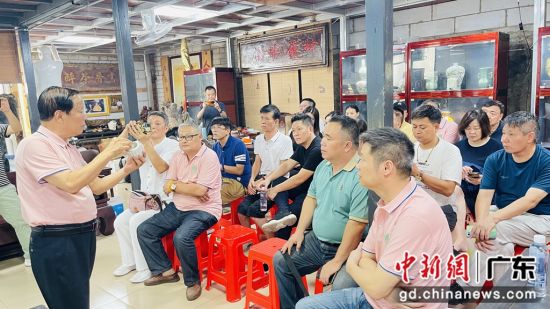“程浩解码浅绛彩瓷”公益宣传活动近日在广州南宁举行。受访者 供图