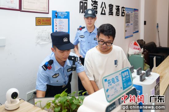 阳江警方开展旅馆业安全检查。广东省公安厅 供图