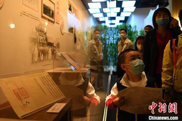 讲述广州百年风云变化 “省城行街——广州1921”展览开幕